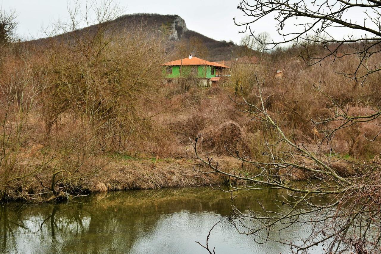 Къща Край Реката/ House By The River Vetrintsi Exterior photo