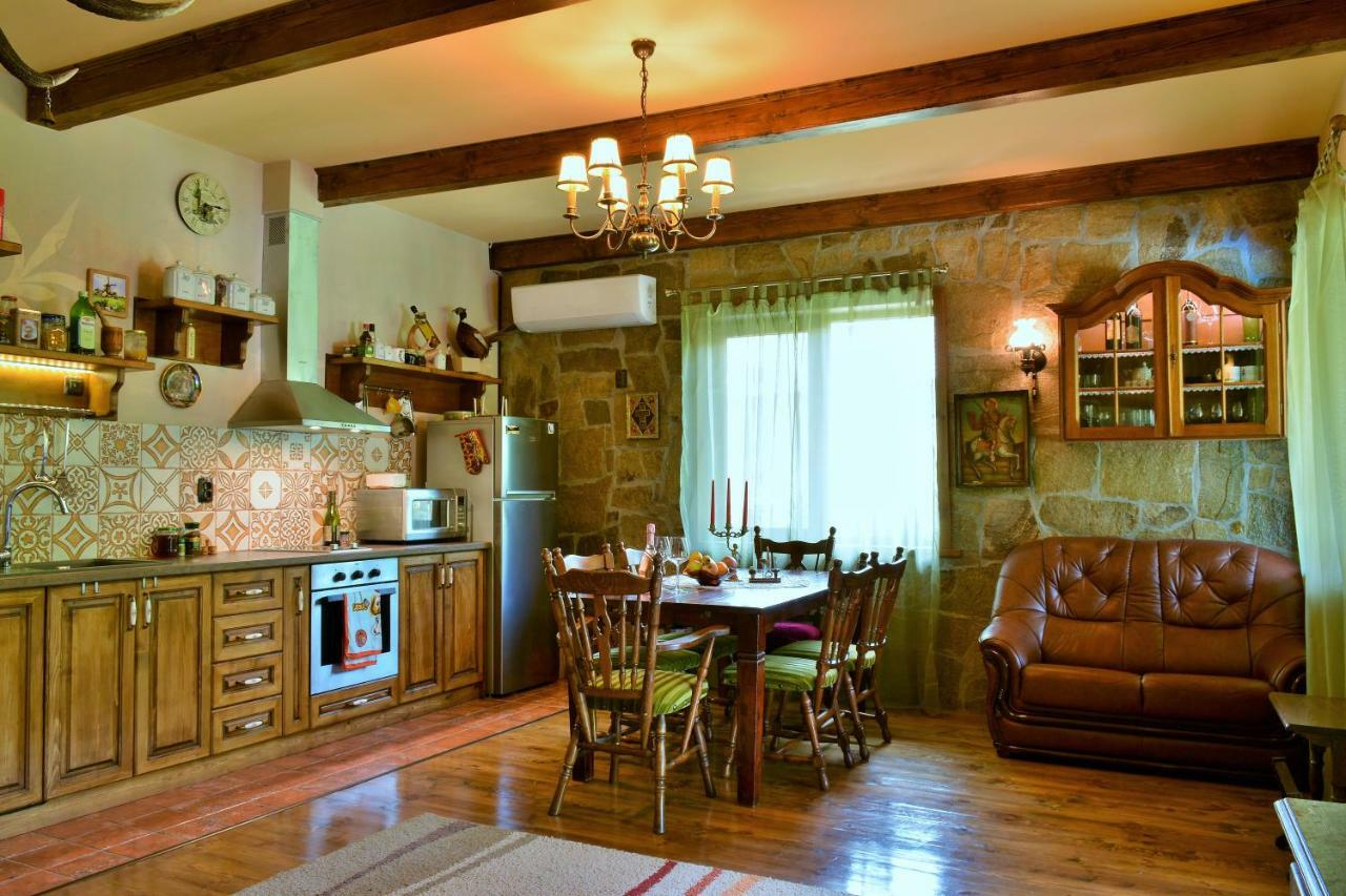 Къща Край Реката/ House By The River Vetrintsi Exterior photo