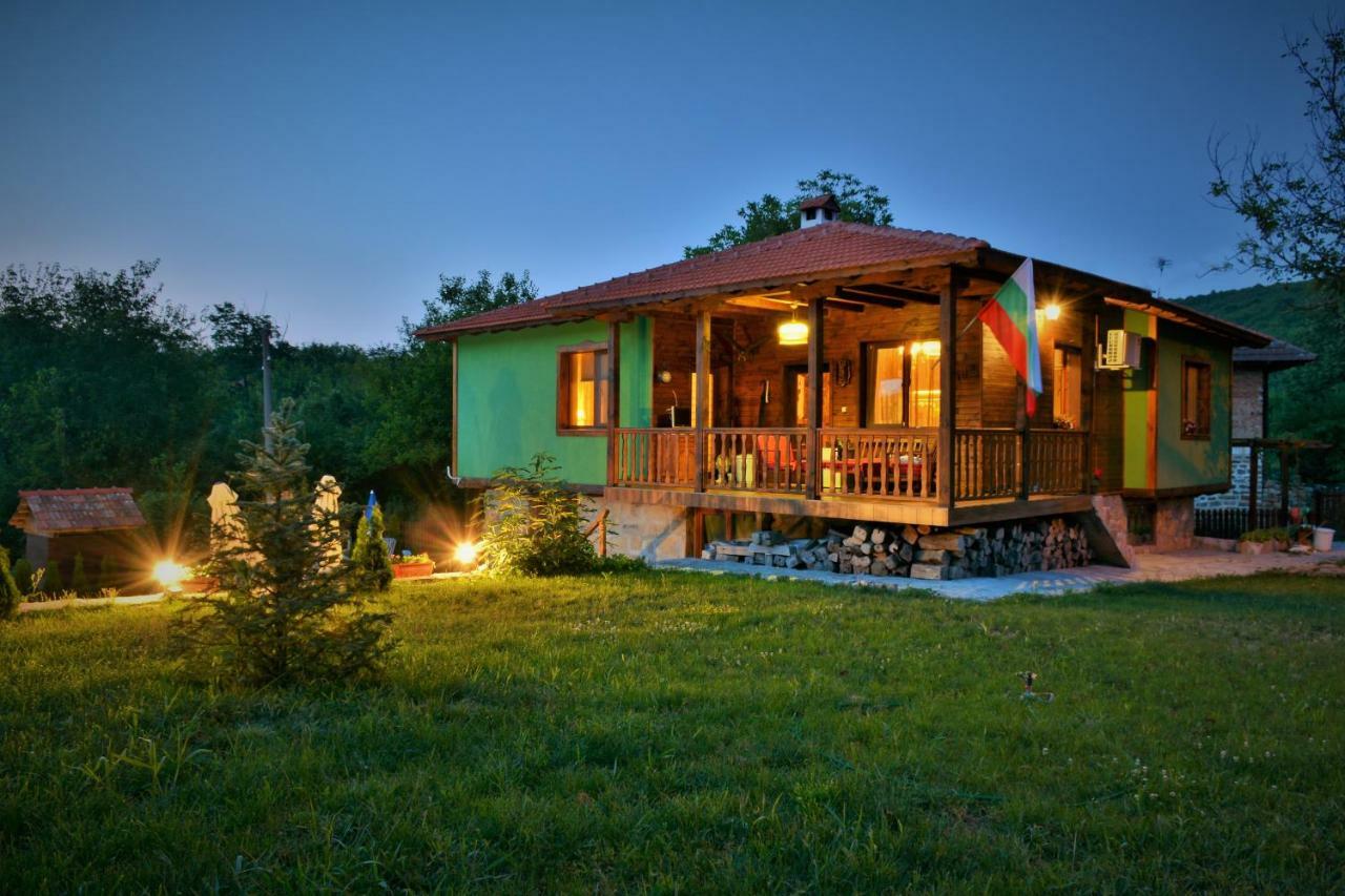 Къща Край Реката/ House By The River Vetrintsi Exterior photo
